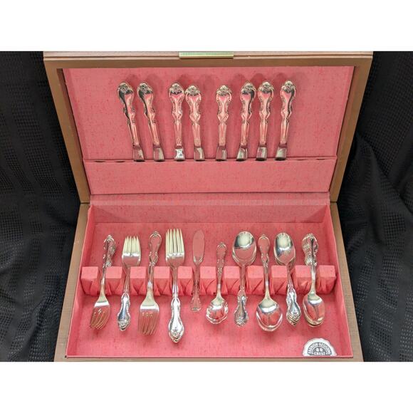 ANTIQUE/VINTAGE WM. ROGERS JULIETTE SILVERPLATE  1953 SVC 8, 50 PIECES! - Picture 11 of 15